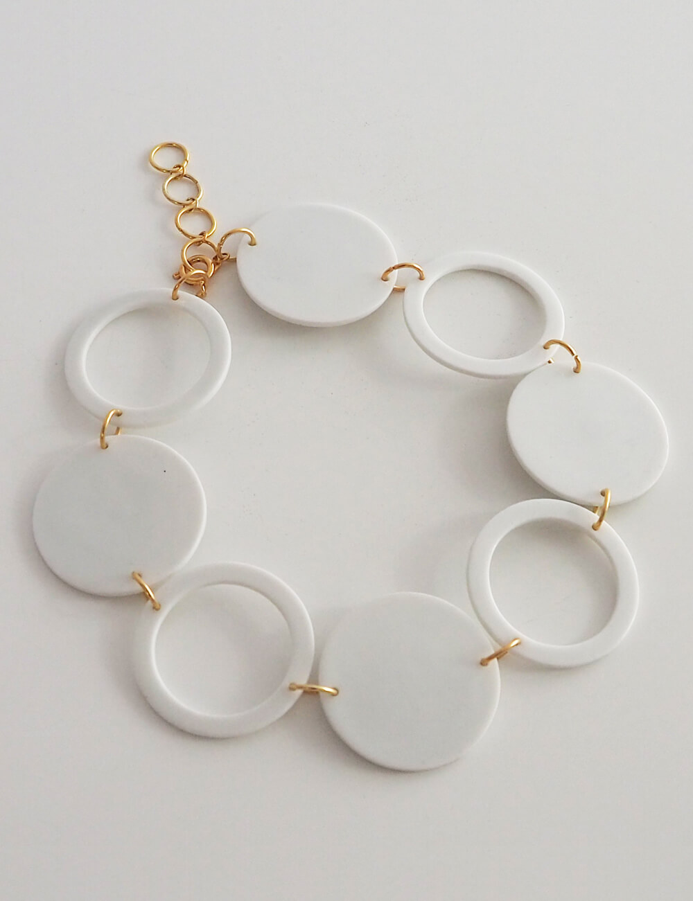 Collier blanc