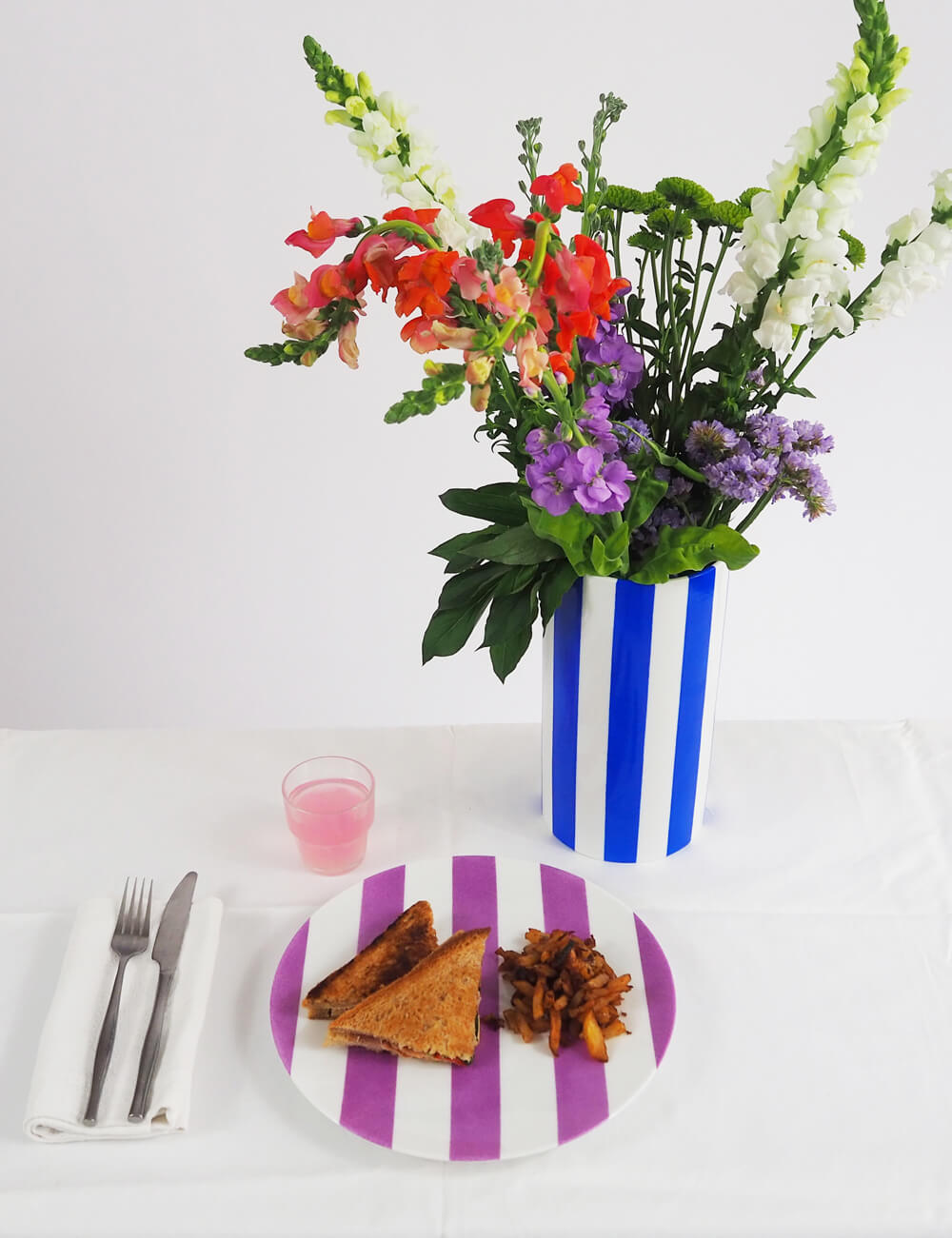 Assiette dîner violet