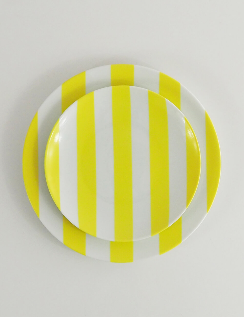 Assiettes jaune citron