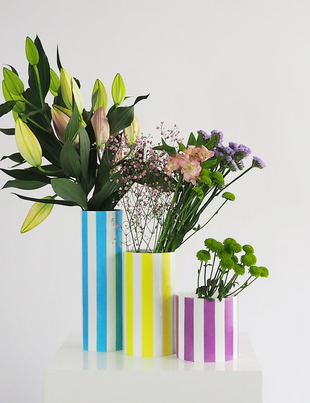 Vases trio bleu ciel jaune citron violet