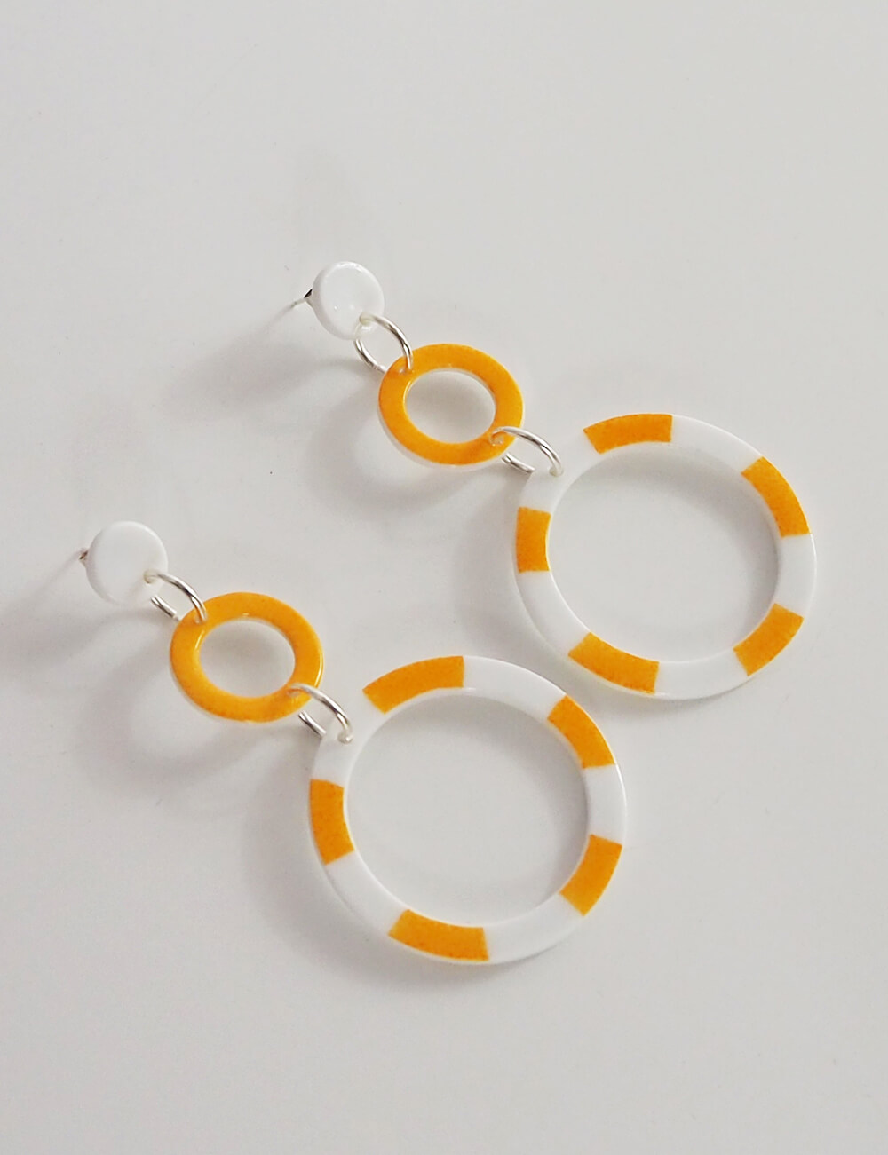 Deux anneaux jaune oranger