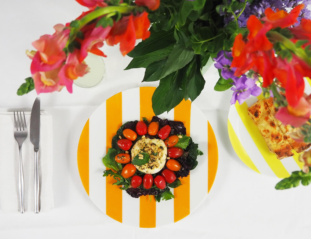 Assiette dîner jaune oranger