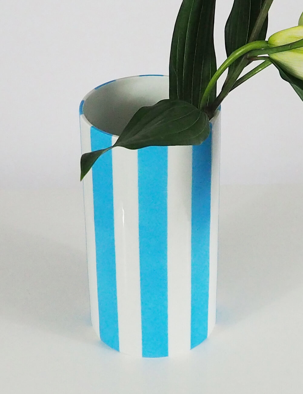 Vase bleu ciel porcelaine limoges