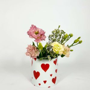 Vase 1 red hearts